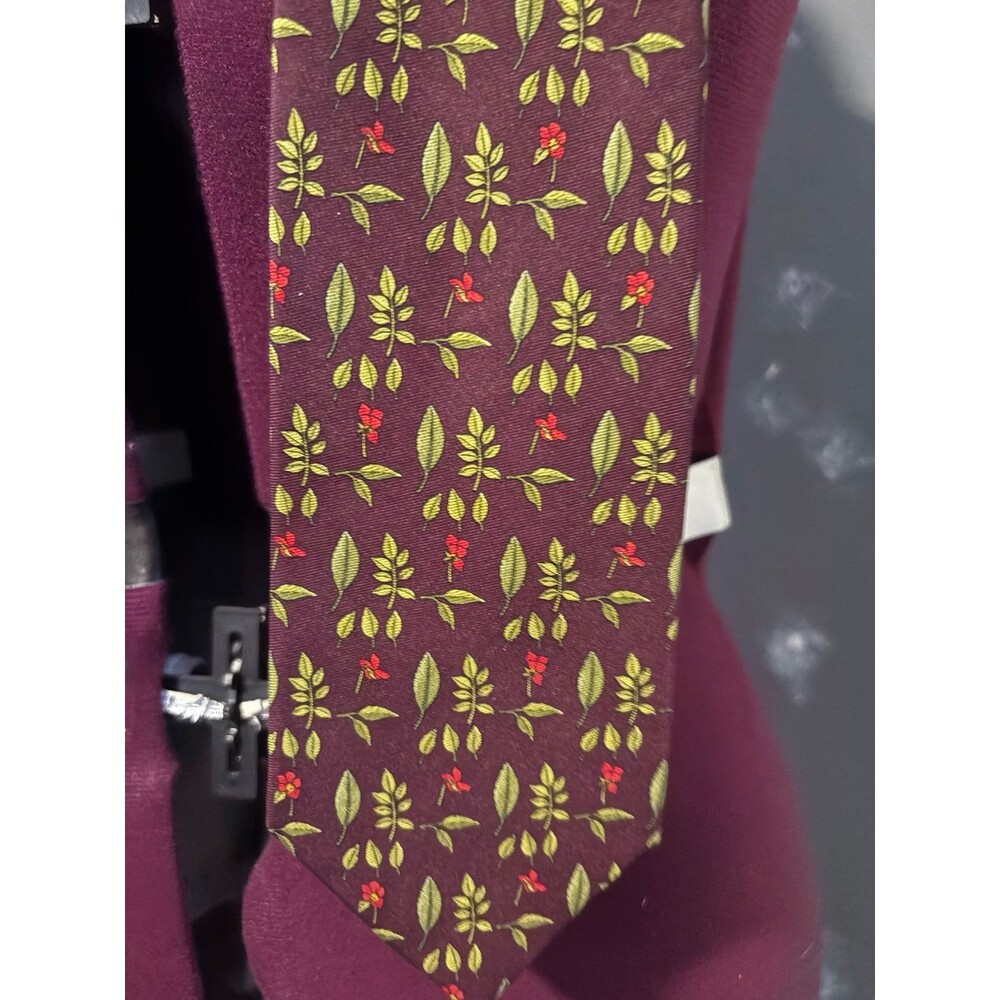BROOKS BROTHERS Lush Red Floral Print 100% Silk Tie